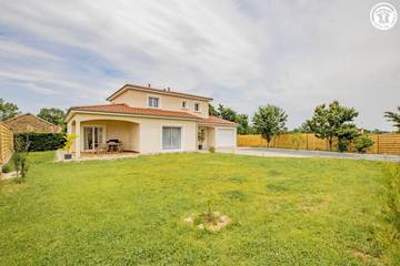Gîte pour 8 personnes, avec jardin et terrasse à Vaudebarrier