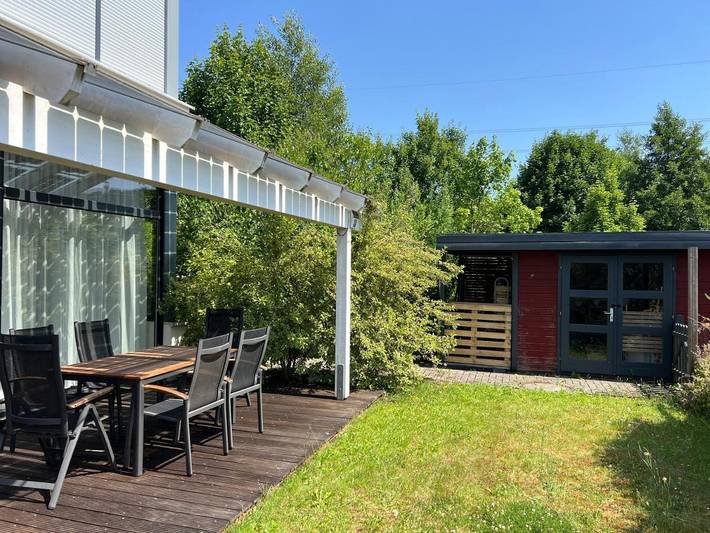 Ferienhaus für 8 Personen, mit Balkon und Terrasse sowie Garten und Sauna