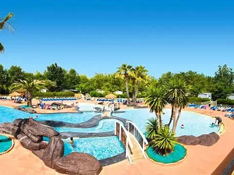 Camping pour 6 personnes à Vias