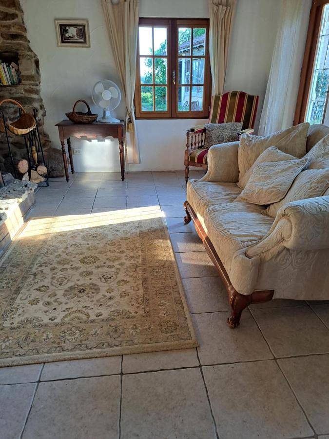 Maison de campagne pour 3 personnes, avec piscine ainsi que vue et jardin dans Gorre - 2