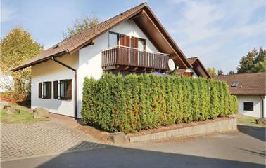 Ferienhaus für 9 Personen, mit Sauna und Terrasse sowie Garten in Kirchheim