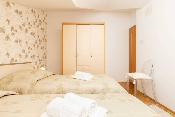 Ganze Wohnung, Schickes Apartment mit 2 Schlafzimmern, perfekt für 4 in Mali Lošinj, Aratore