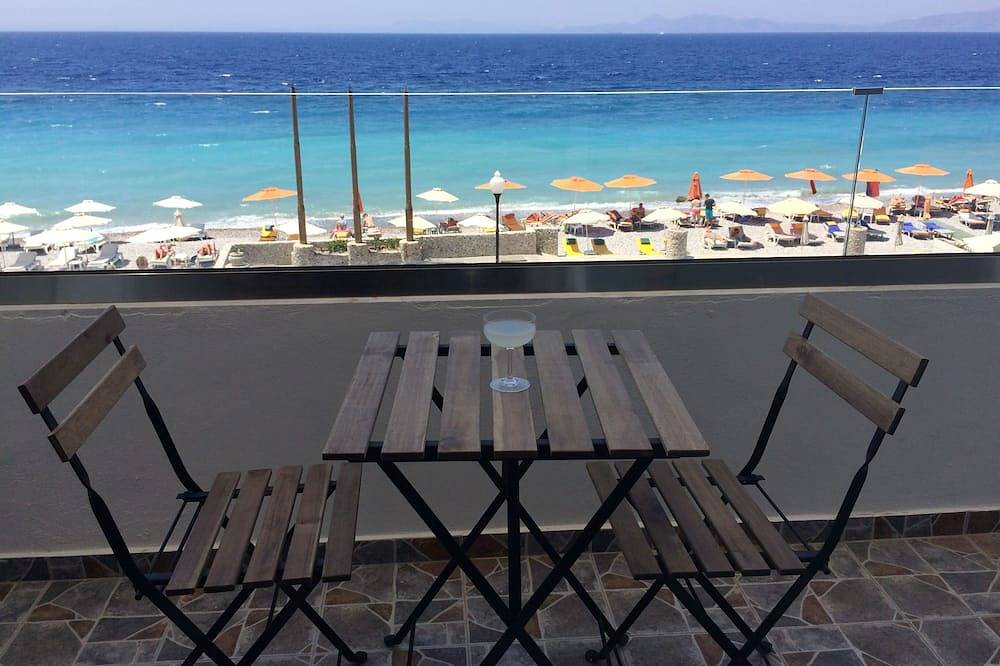 Ganze Wohnung, Agean Blue Beachfront renovierte Luxuswohnung in Rhodos Stadt, Rhodos