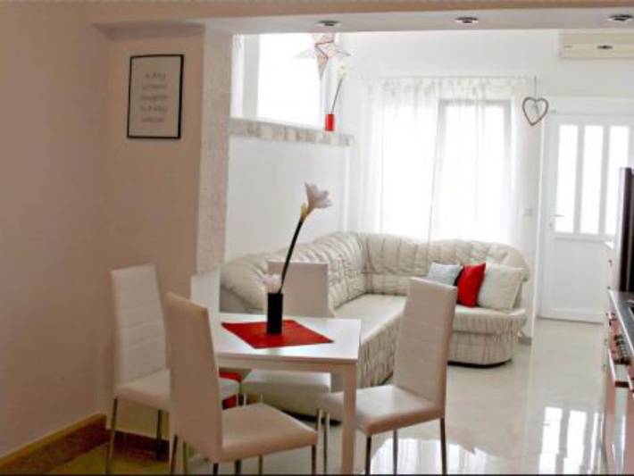 Apartament wakacyjny dla 3 osób, z taras w Podgora