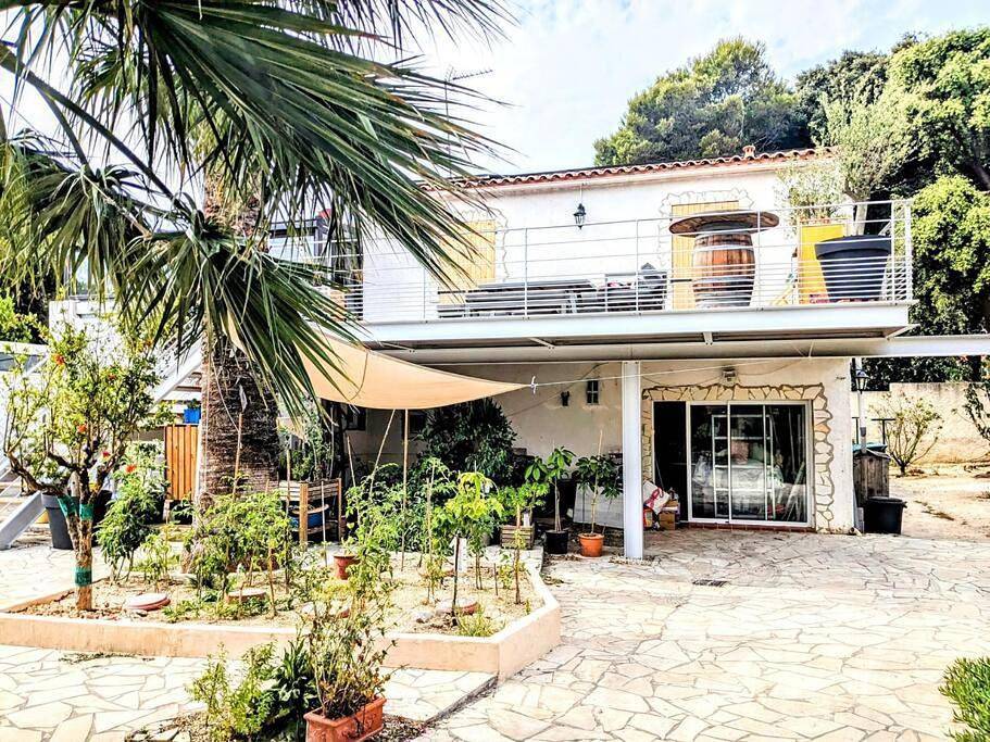 Three-Bedroom Villa in Sausset-les-Pins, Côte méditerranéenne (France)