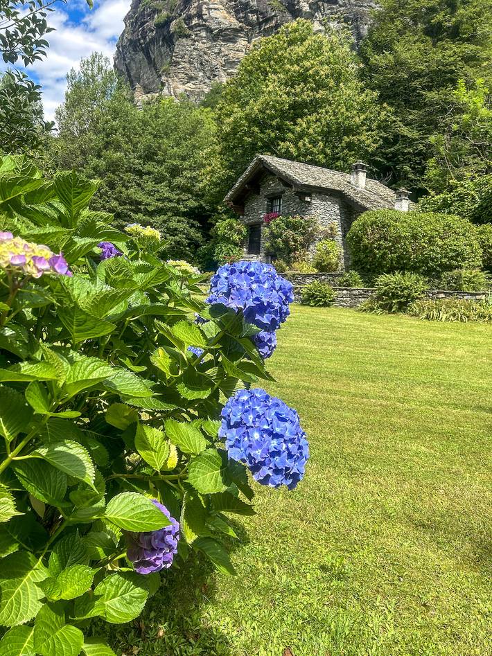 Casa vacanza per 5 persone con giardino in Premia, Verbano-Cusio-Ossola e dintorni