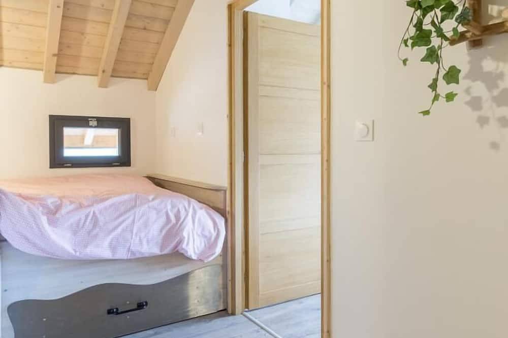 Les Hamacs Du Lac - St-alban-de-montbel in Saint-Alban-de-Montbel, Chambéry region