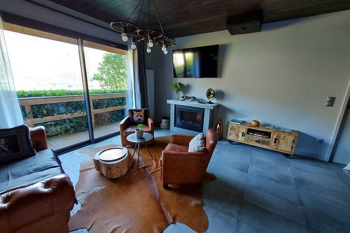 Romantic house with its spa+sauna+swimming pool+view on the lake in Novalaise, Chambéry und Umgebung