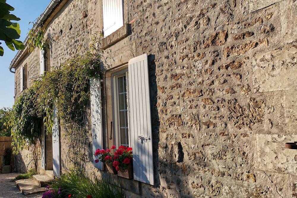 Le Domaine du Vieux chêne, gîte 8-10 pers in Foussais-Payré, Fontenay-le-Comte