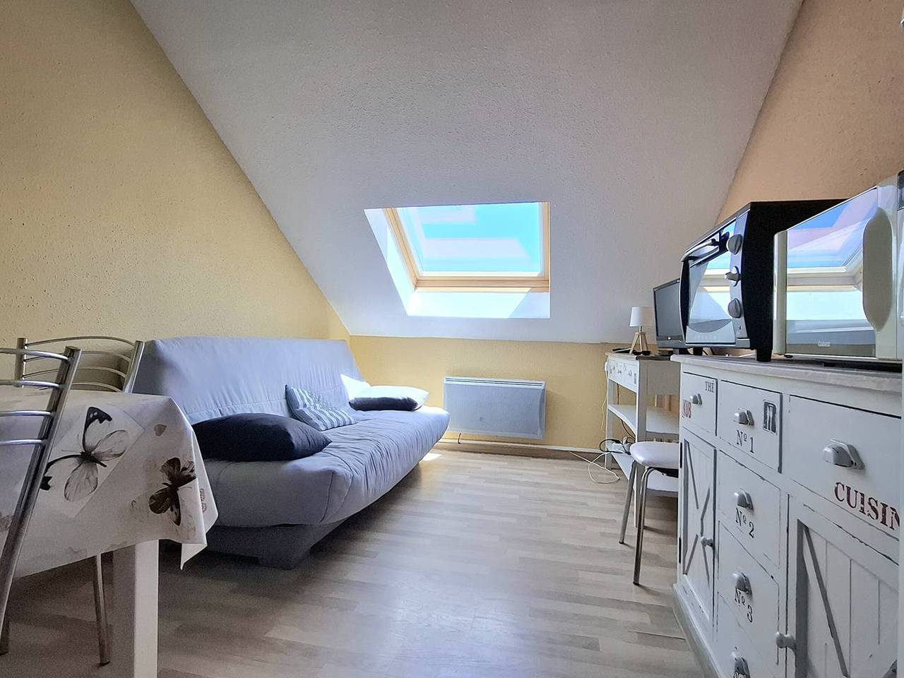 Studio entier, Studio cabine cosy pour 4 au cœur de la station in Bolquère, Parc naturel régional des Pyrénées catalanes