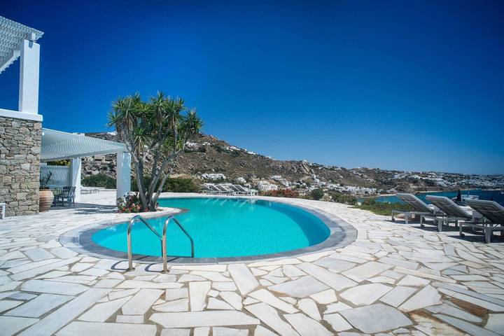 Villa for 6 people, with terrace and garden in Agios Stefanos