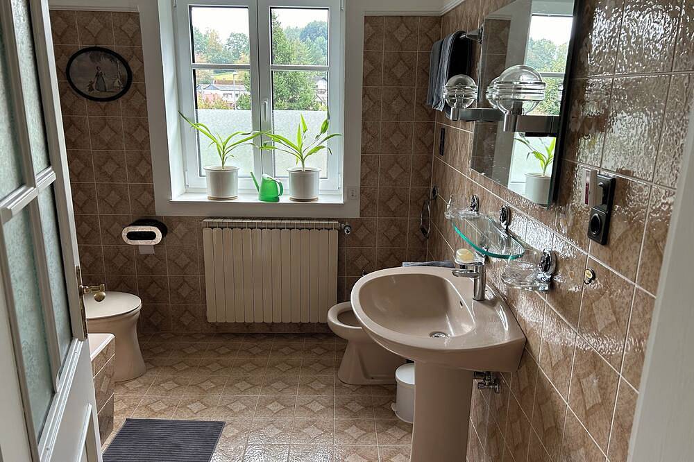 Ganze Wohnung, Helle 87 qm mit Rhönblick&Sonnenterasse, Stadtbus&A7-Anschluss in Fulda, Rhön-Hessen