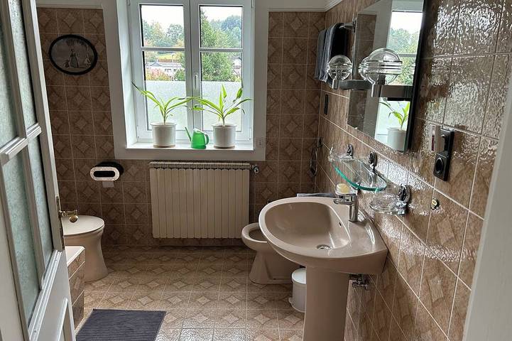 Ganze Wohnung, Helle 87 qm mit Rhönblick&Sonnenterasse, Stadtbus&A7-Anschluss in Fulda, Rhön-Hessen