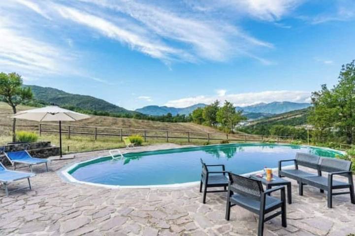 Casa vacanza per 12 persone, con giardino e piscina - 1
