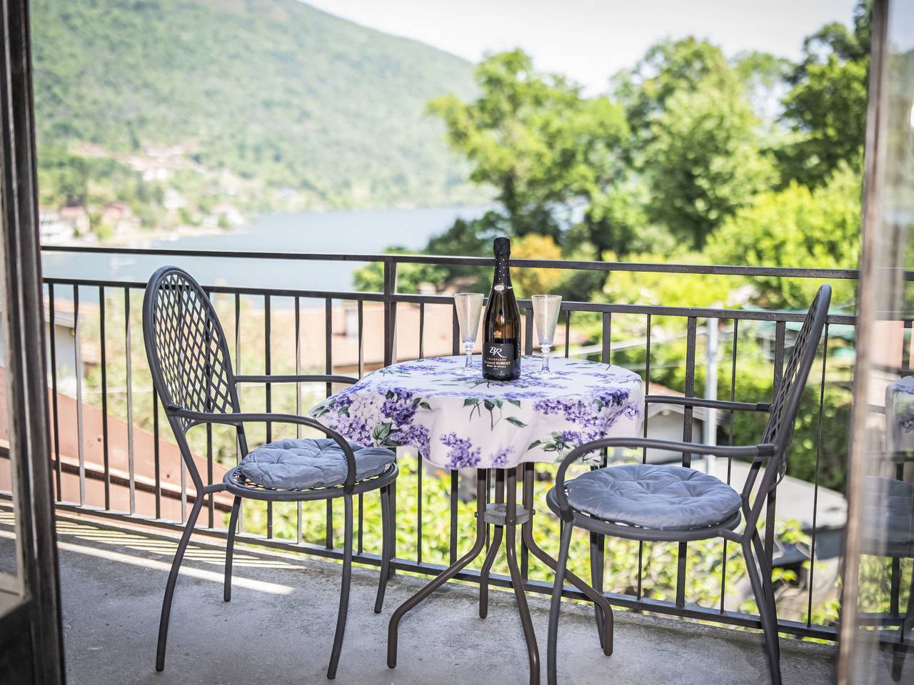 Iside in Mergozzo, Comune di Mergozzo