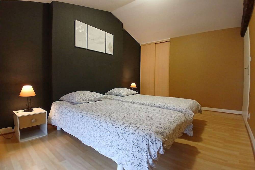 Maison ancienne rénovée avec terrasses, jusqu'à 6 personnes, La Gaubretière in La Gaubretière, Vallée de la Loire