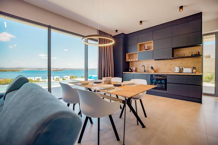 Villa für 4 Personen, mit Garten und Whirlpool sowie Pool - 1