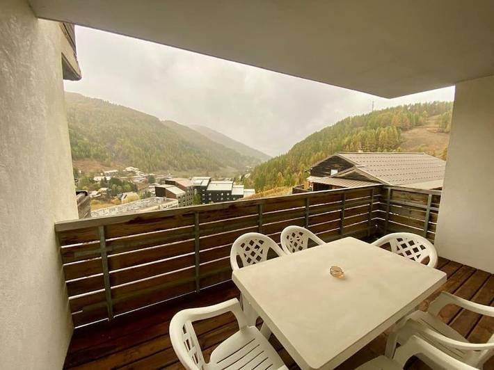 Gîte pour 4 personnes, avec terrasse et vue dans Cinéma L'Aiguille - 2