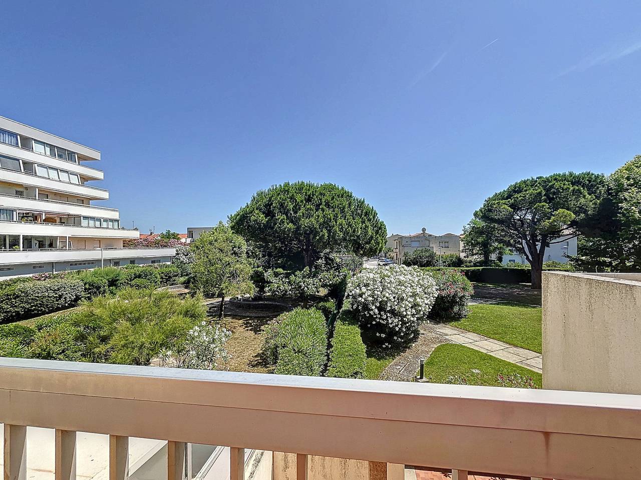 Entire apartment, Bright studio 4 pers, near beach with Wi-Fi in Mauguio, Côte d'Améthyste