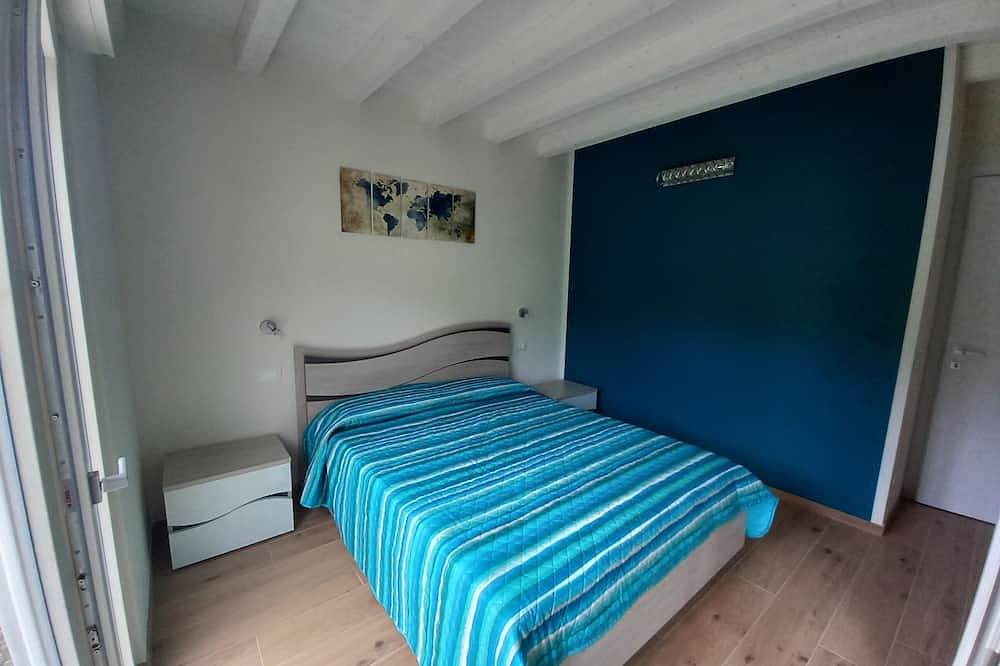 Ganze Wohnung, Casa Maria, Nuovo Appartamento con Vista Lago in Torri del Benaco, Gardasee-Berge