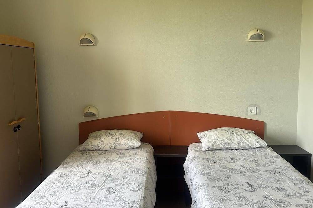 Welcome to Auberge les Clarisses with its relaxation area, communal kitchen in Gourdon, Quercy