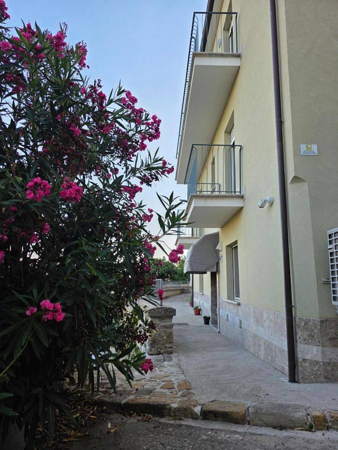 Location de vacances pour 2 personnes, avec Balcon ainsi que Terrasse et Vue à Ariano Irpino - 3