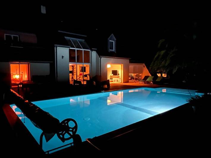 Location de vacances pour 8 personnes, avec jardin et piscine à Urville-Nacqueville - 3