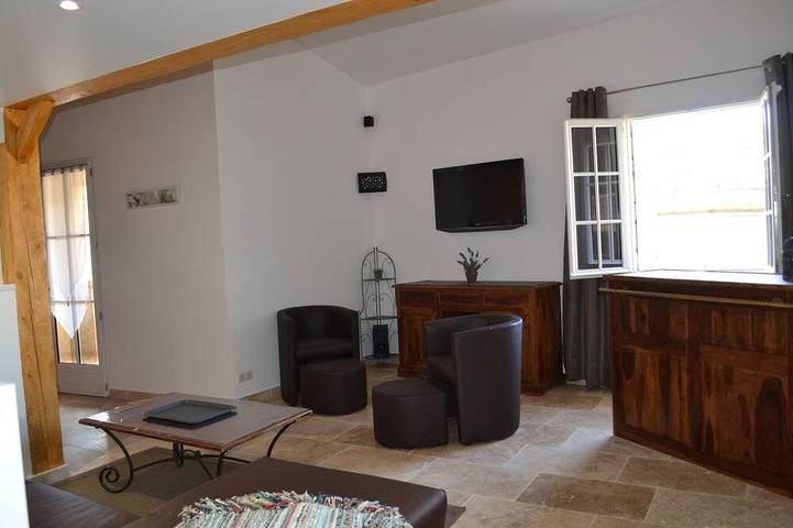 Location de vacances pour 3 personnes, avec terrasse à Ansouis