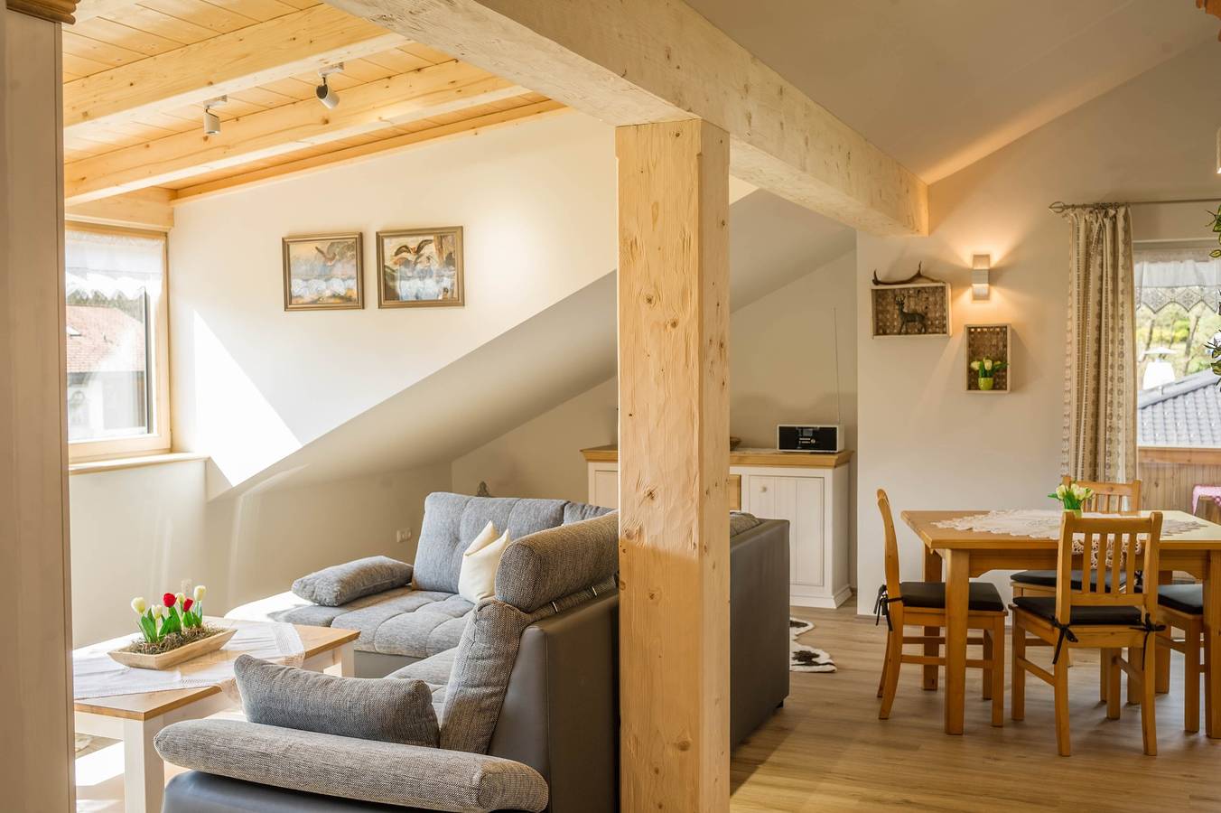 Gezellig Appartement Bergpanorama met Balkon, Uitzicht op de Bergen & Wi-Fi, foto 10