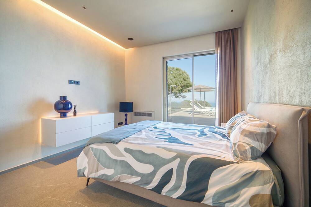 Luxury, infinity pool, sauna, seaview, movie theater, bar, park in Milazzo, Messina Province