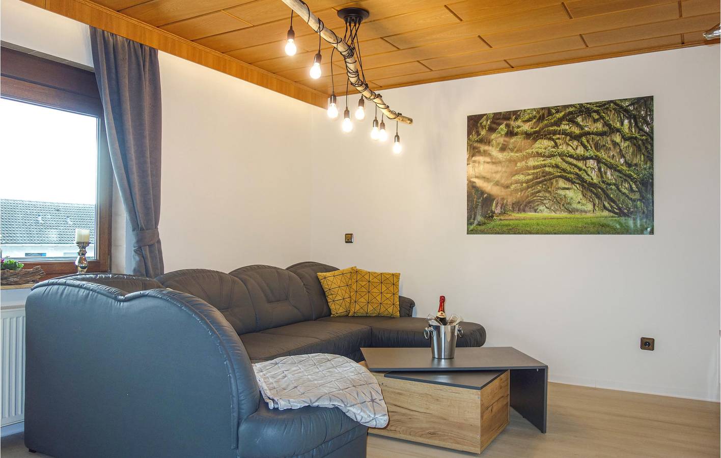 Ganze Ferienwohnung, Densberg City Center Wohnung mit Parkplatz & Terrasse in Jesberg, Schwalm-Eder-Kreis