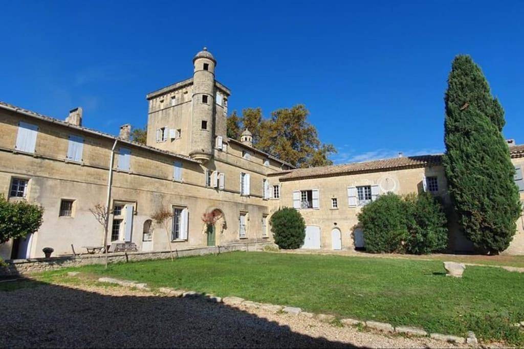 Seven-Bedroom House in Aimargues, Côte méditerranéenne (France)