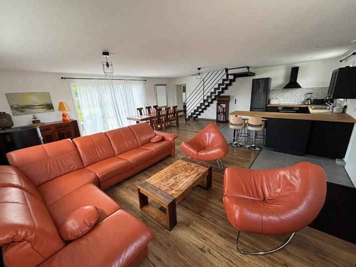 Location de vacances pour 23 personnes, avec Terrasse et Jardin dans Plage Du Men Armor