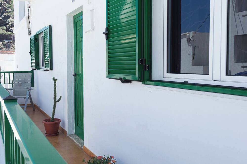 Casa Marysol Tamaduste 12m from the Sea, Terrace & Bbq in Tamaduste, Valverde