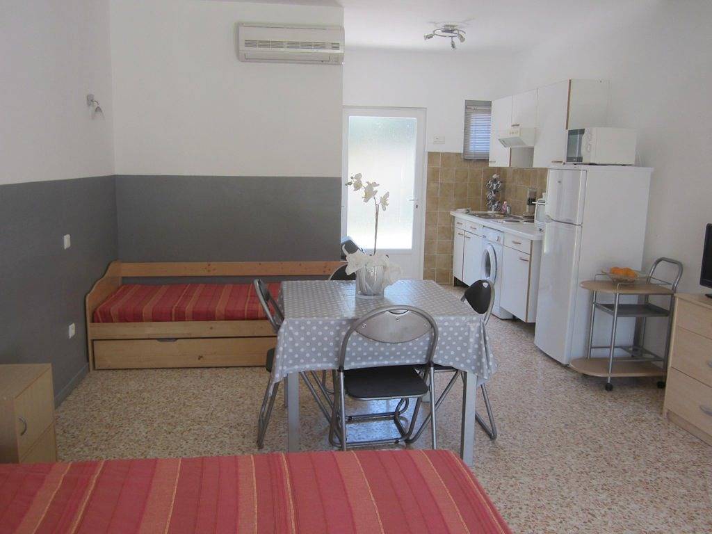 Studio entier, Studio Corse Calvi, grand jardin, proche de la plage in Calvi, Région de Calvi