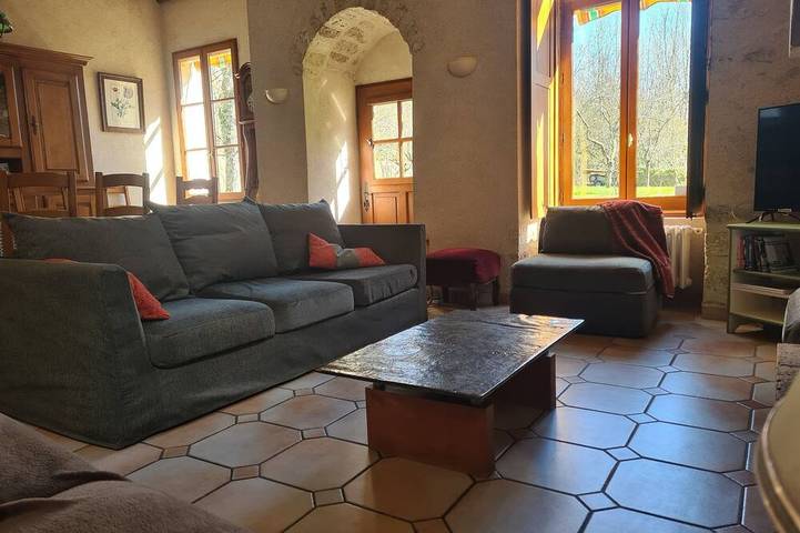 Location de vacances pour 8 personnes, avec jardin à Fougères-sur-Bièvre