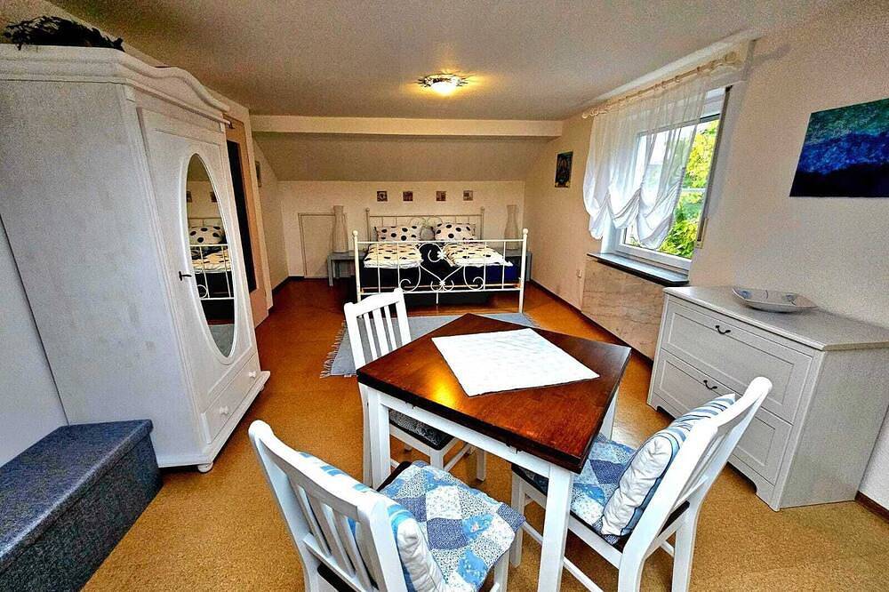 Ganze Wohnung, Ferienwohnung in Miltenberg gehobene Ausstattung mit Dachterrasse Südseite in Miltenberg, Spessart-Mainland