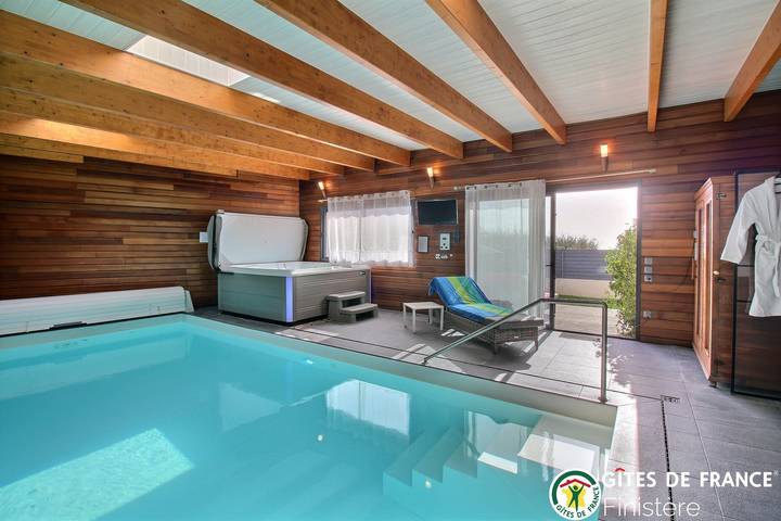 Gîte für 6 Personen, mit Whirlpool und Terrasse sowie Garten und Pool
