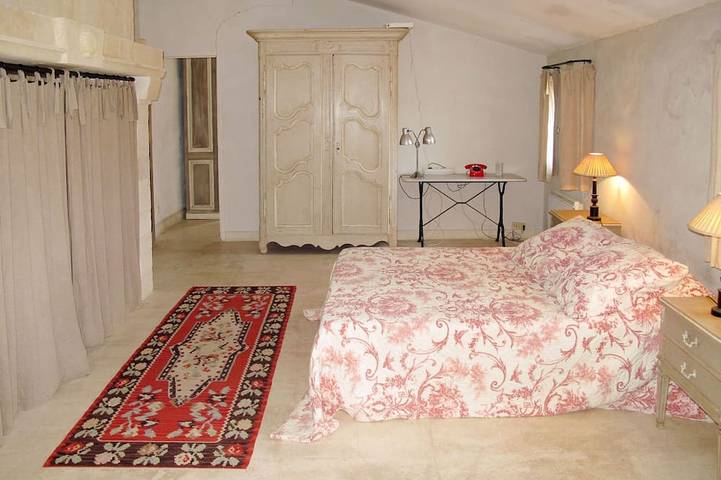 Les Puits Neufs in Cavaillon, Parque natural regional del Luberon