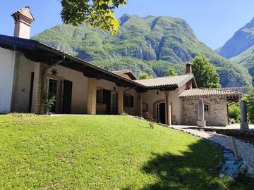 Gîte pour 2 personnes, avec vue et jardin à Venzone