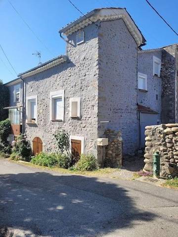 Gîte pour 6 personnes, avec terrasse dans Le Poët