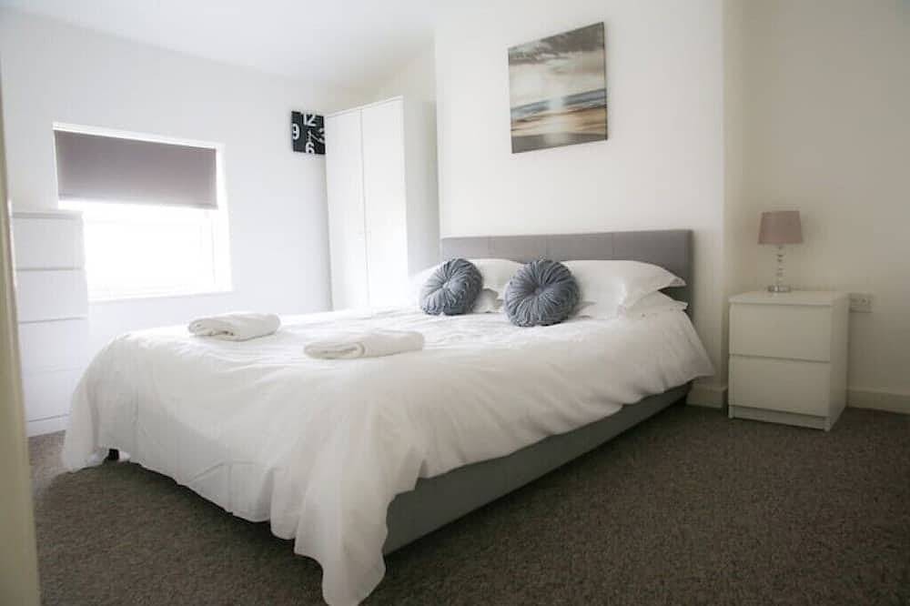 Entire apartment, Contemporary 2 Floor Flat with Sea Views! in Lowestoft, Sunrise Coast