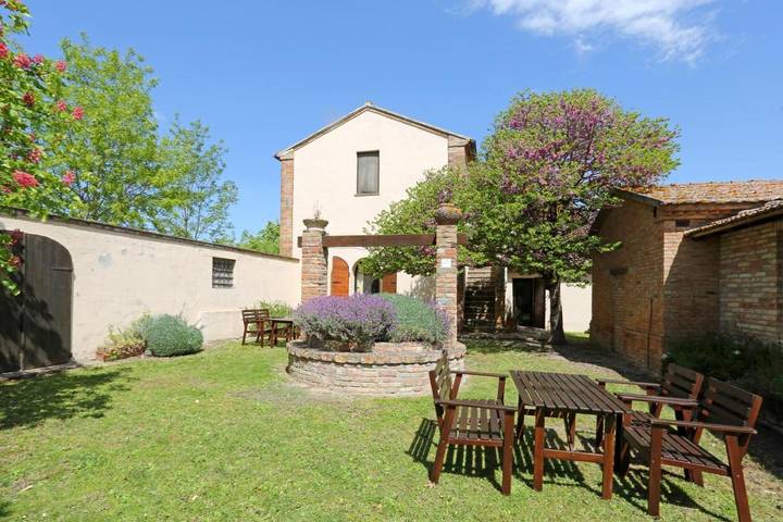 Maison de campagne pour 3 personnes, avec jardin ainsi que vue et piscine à Chiusi - 4