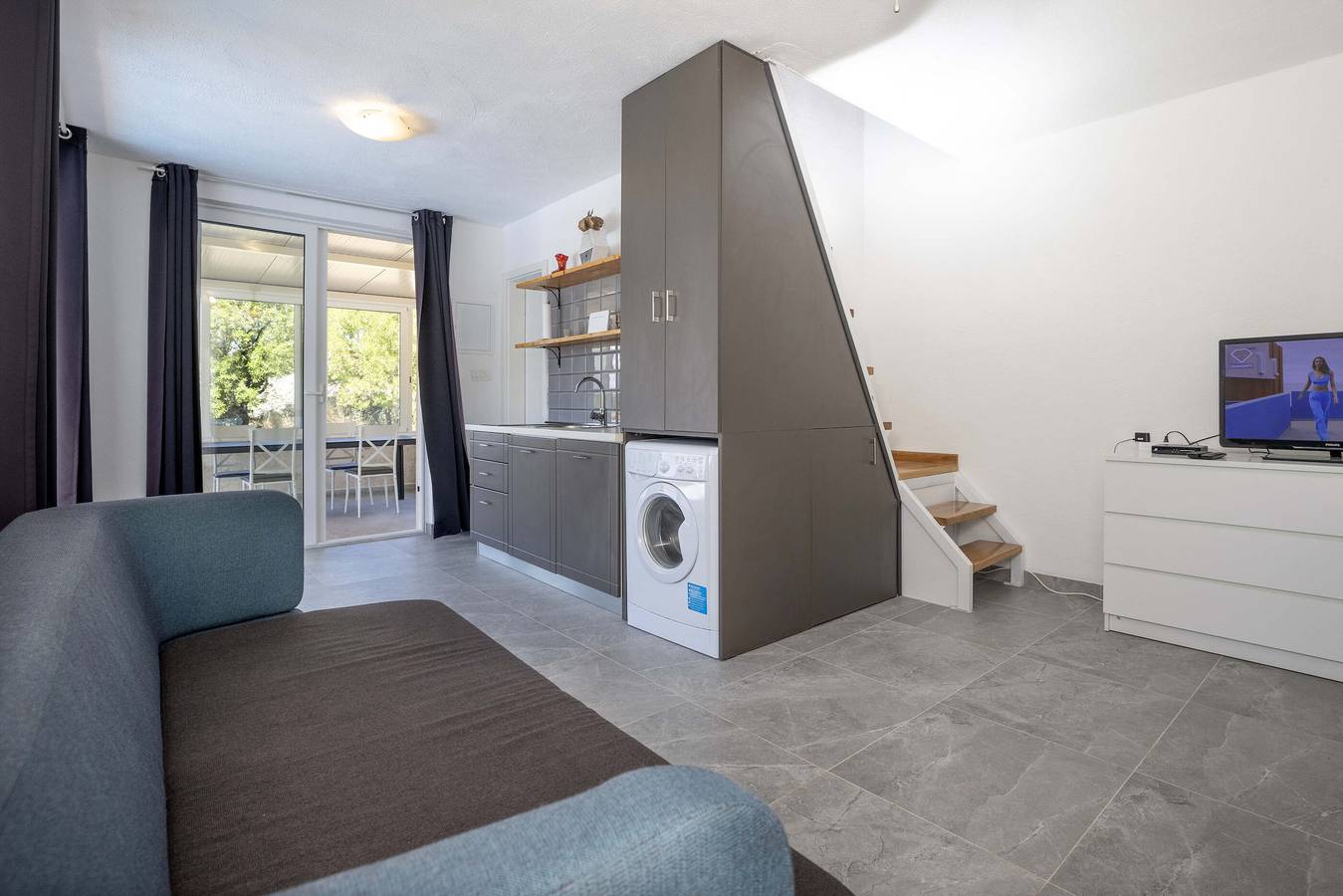 House Baras garden in Mirca, Supetar