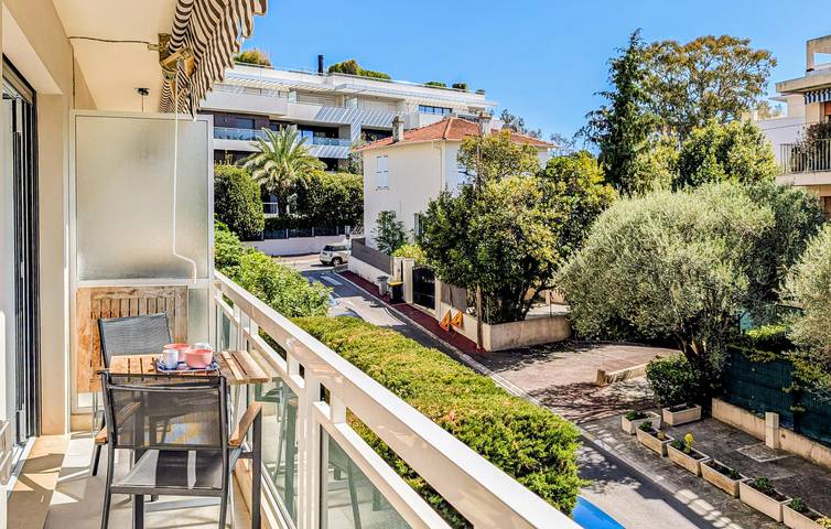 Appartement de vacances entier, Appartement avec vue sur la mer, climatisation, terrasse et Internet in Antibes, Côte méditerranéenne (France)