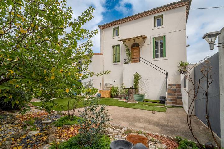 Apartamento para 2 personas, con sauna además de jardín y jacuzzi en Hérault