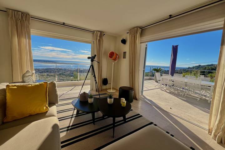 Location de vacances pour 8 personnes, avec jardin ainsi que piscine et terrasse à Vallauris - 4