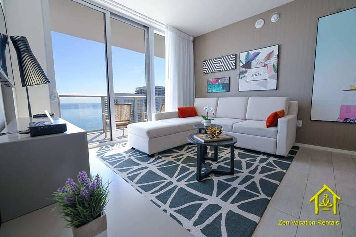 Beach rental for 6 people, with balcony and pool in Hollywood (FL)