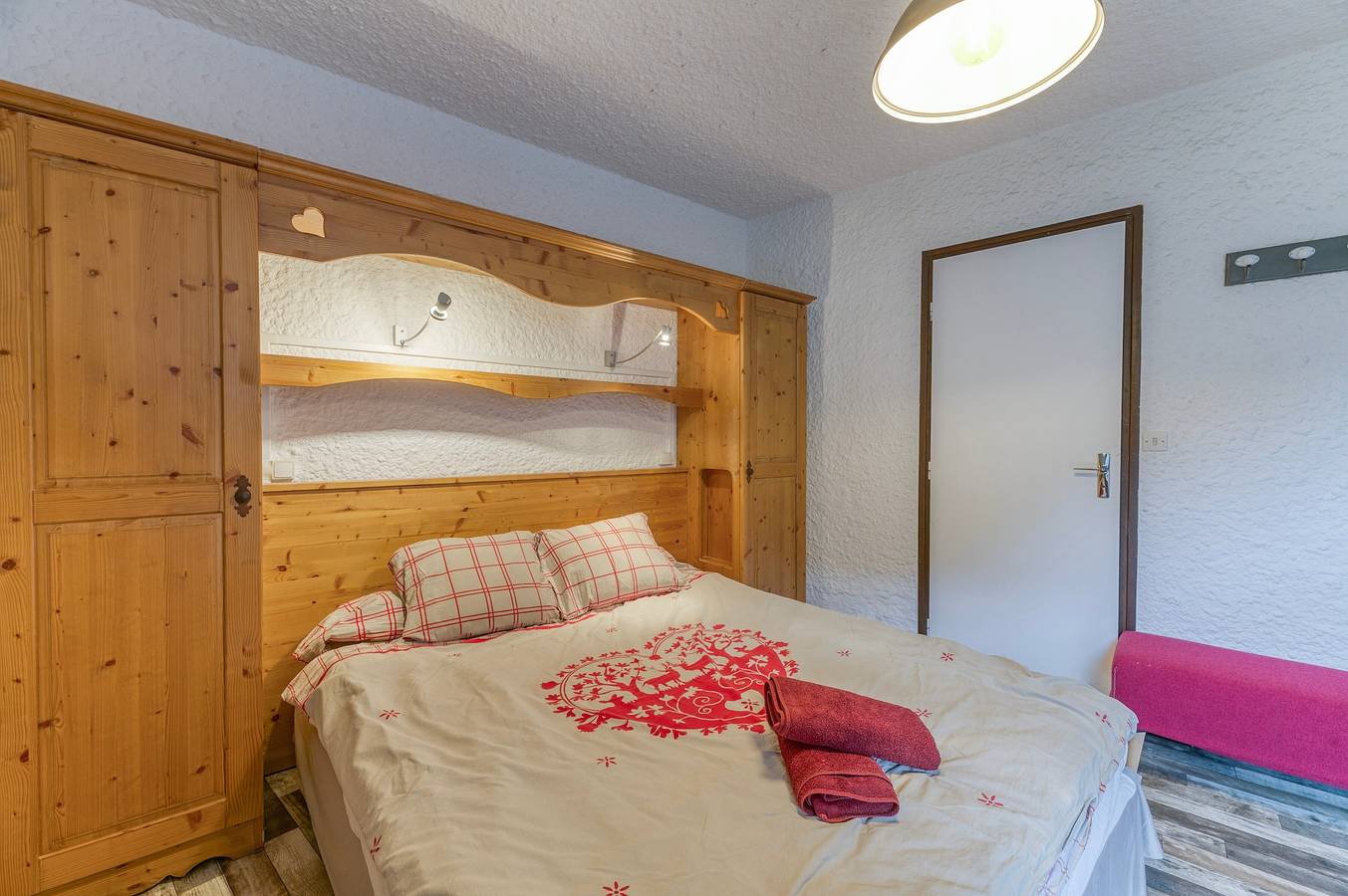 Room 'Room 3' with Mountain View and Balcony in Oz, Écrins National Park