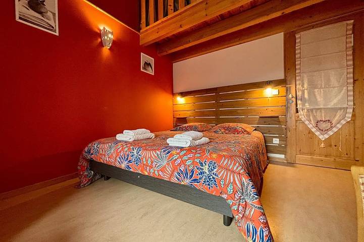 Gîte pour 8 personnes, avec jardin à Saint-Julien-Chapteuil - 4